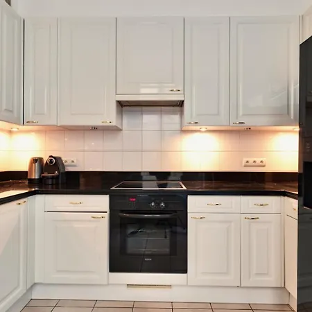 Charming French Style Apartment With Eiffel Tower View Prime Location Near Top Attractions Paris Exterior photo