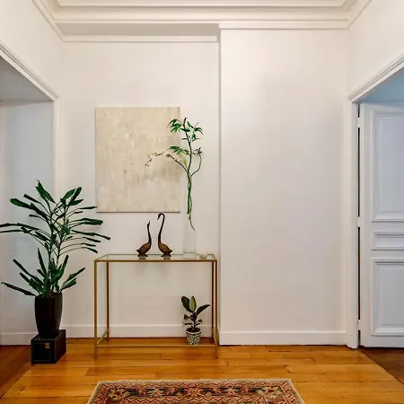 Charming French Style Apartment With Eiffel Tower View Prime Location Near Top Attractions Paris Exterior photo