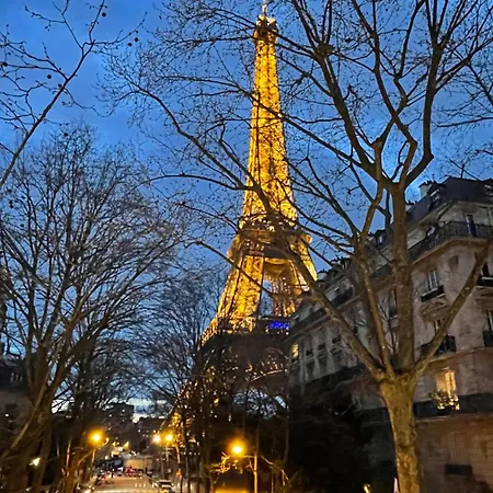 Charming French Style Apartment With Eiffel Tower View Prime Location Near Top Attractions Paris Exterior photo